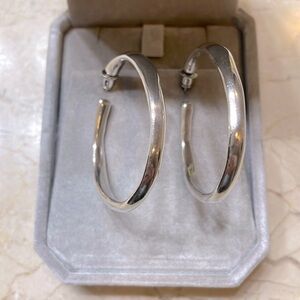 Uno de 50 Ohmmm Hoop Earrings